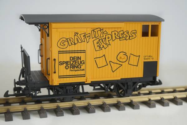 Gedeckter Güterwagen gelb Graffitti Express LüP 26cm